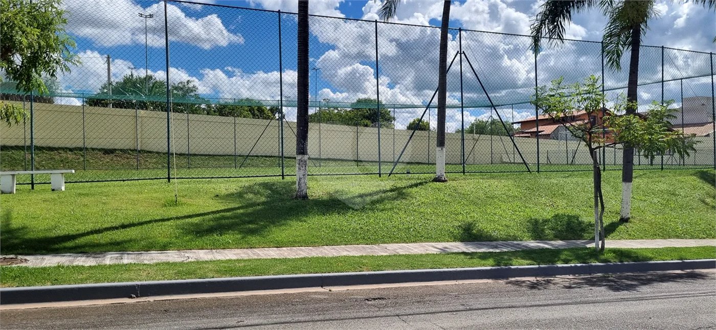Lindo sobrado com 4 suites e piscina à venda, 365m², por R$ 2.450.000,00 no condomínio Villa Suiça, em Indaiatuba/SP.