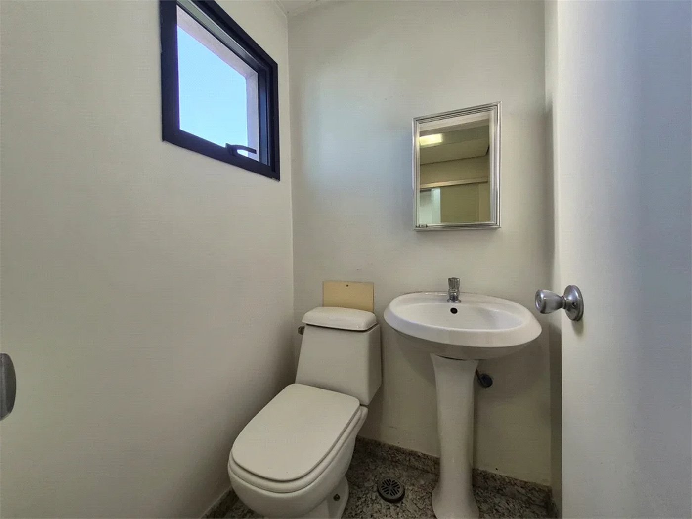 Oportunidade - Sala comercial no Condomínio Morumbi Medical Center com 52m² 2 vagas