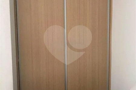 Apartamento em Atibaia com 2 dormitórios (1 suíte), 1 vaga de garagem, elevador, área de lazer com piscina