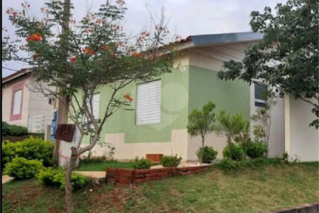 Casa Térrea no Condomínio Moradas II.