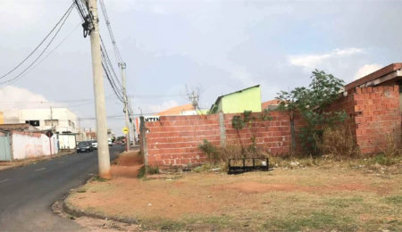 Terreno à venda em Cidade Aracy, São Carlos, SP