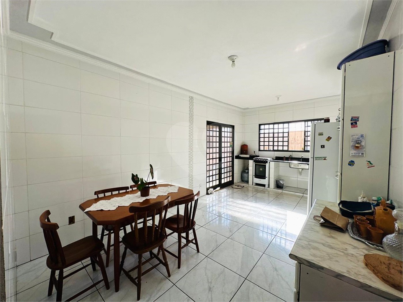 Casa á venda, com 03 Dormitórios, em São Carlos.