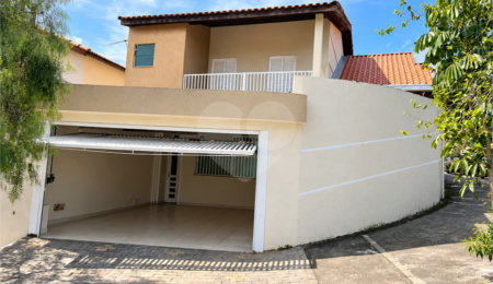 Sobrado à venda com 4 quartos, sendo 2 suítes,  em Demarchi, São Bernardo do Campo, SP