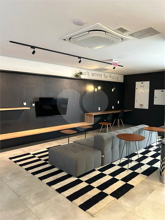 Apartamento mobiliado para locação em Moema.