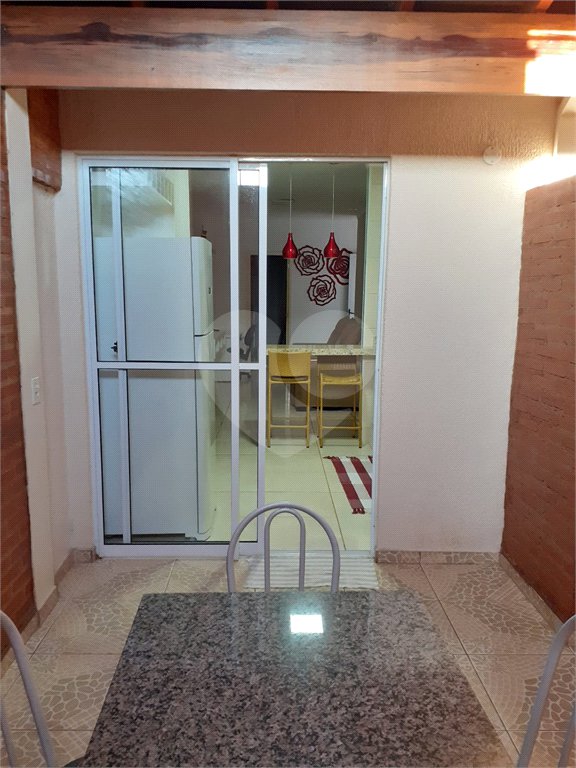 Casa térrea no Condomínio Moradas II.
