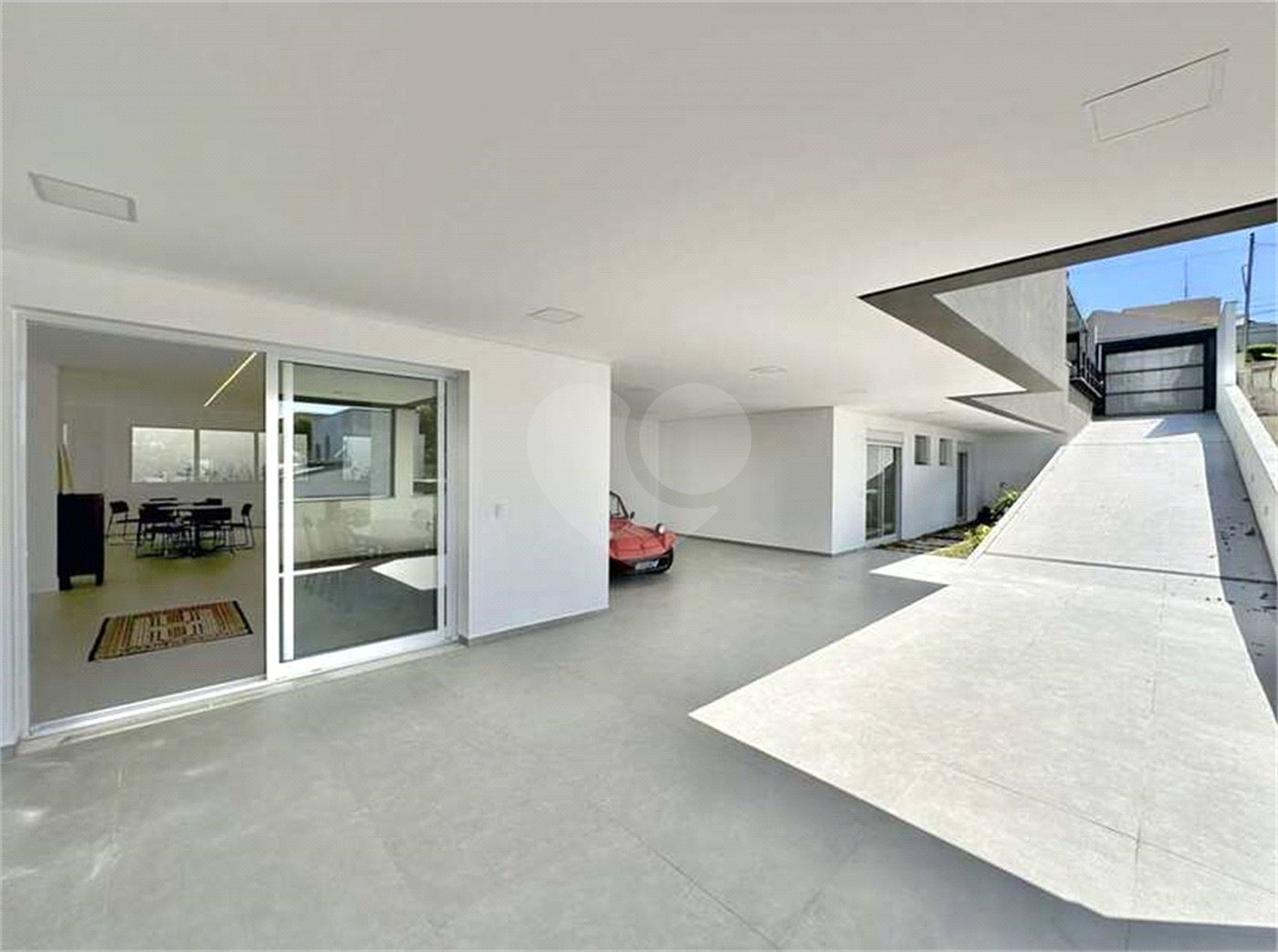 Casa Contemporânea e Mobiliada no Condomínio Palos Verdes – A Essência do Alto Padrão na Granja Viana – 7 suítes, 4 pavimentos com elevador