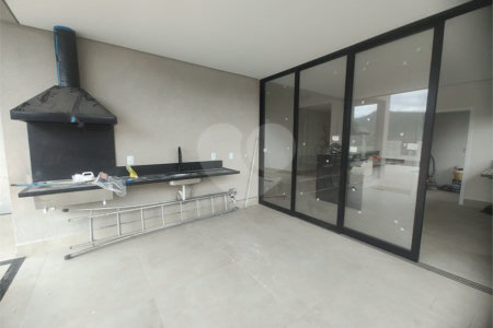 Casa exclusiva em Atibaia de alto padrão com 3 suítes, piscina, espaço gourmet, condomínio fechado, aceita financiamento
