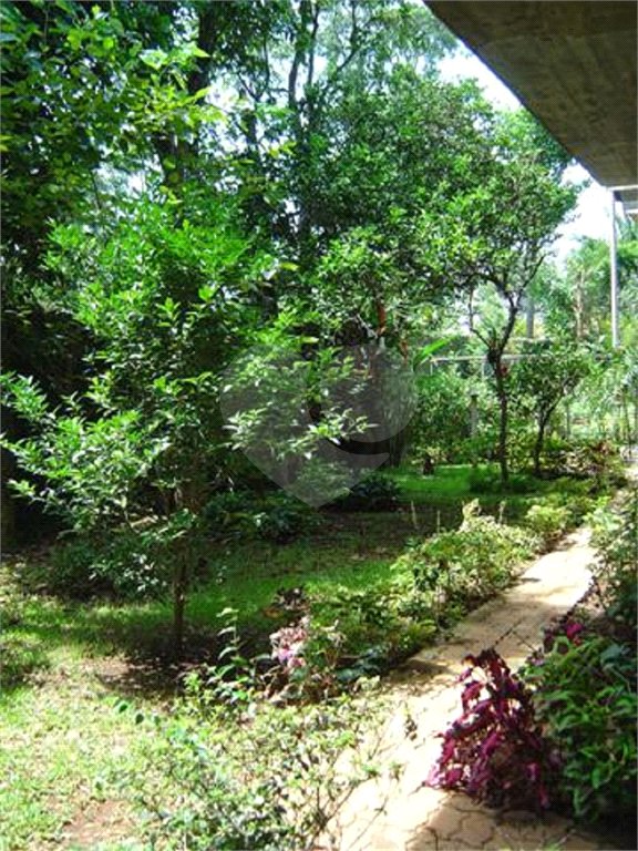 Casa Térrea à venda com 5 quartos, sendo 3 suítes, em Interlagos, São Paulo, SP