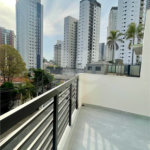 Sobrado com 3 andares, 350 m², 6 quartos, 2 suítes e 5 vagas para locação no Jardim Anália Franco!
