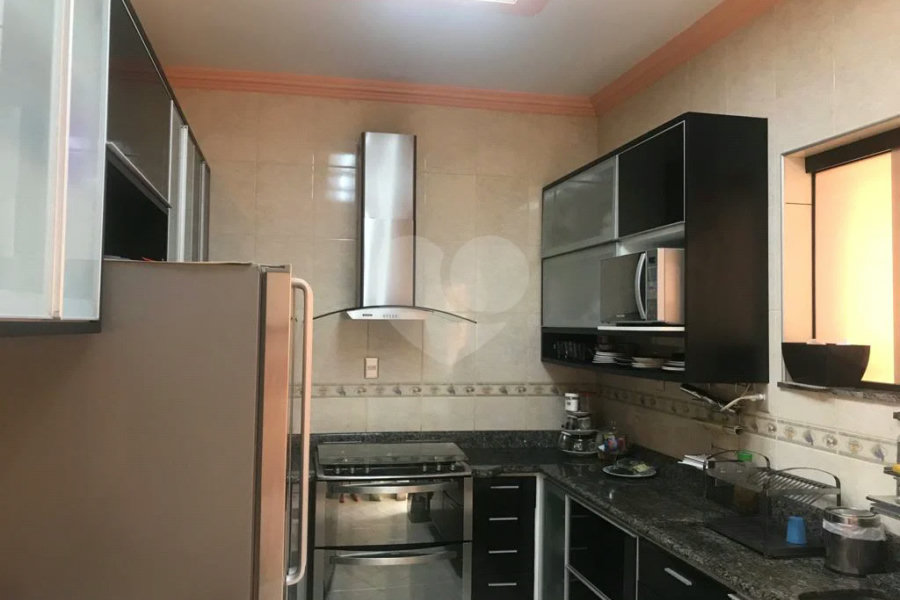 Casa à venda com 5 quartos, sendo 3 suítes, em Alto da Lapa, São Paulo, SP