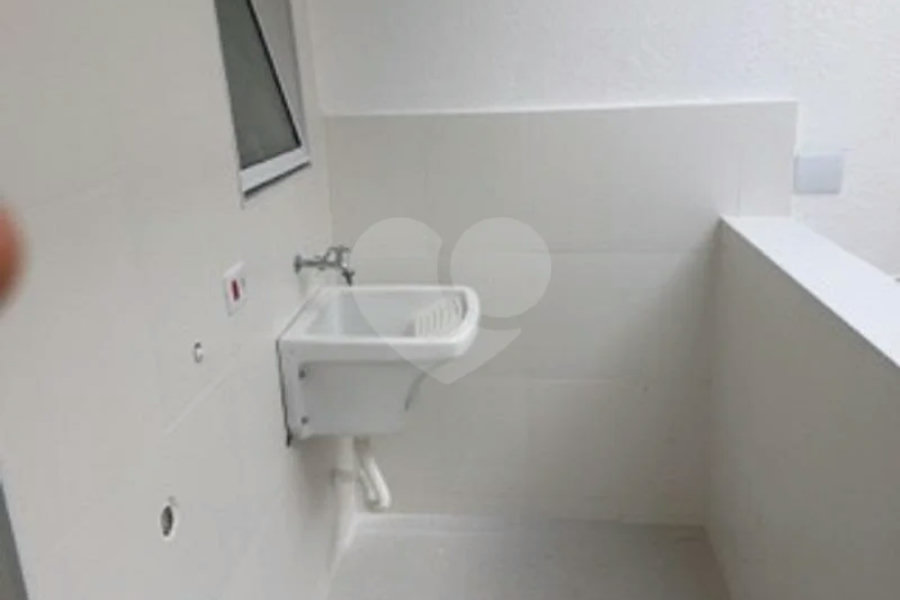 Sobrado novo nunca habitado.