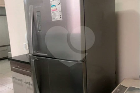 APARTAMENTO NO TÉRREO com Quintal.