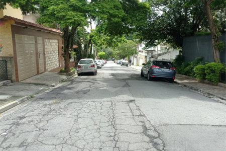 Vende-se belíssimo imóvel residencial próximo ao Parque da Aclimação