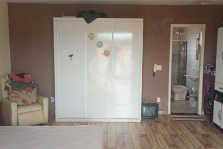 Sobrado à venda com 3 quartos, sendo 1 suíte, em Parque Residencial Maria Stella Faga, São Carlos, SP