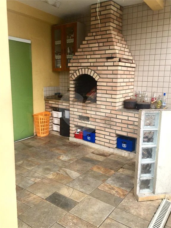 Sobrado próximo ao Metrô Parada Inglesa com piscina