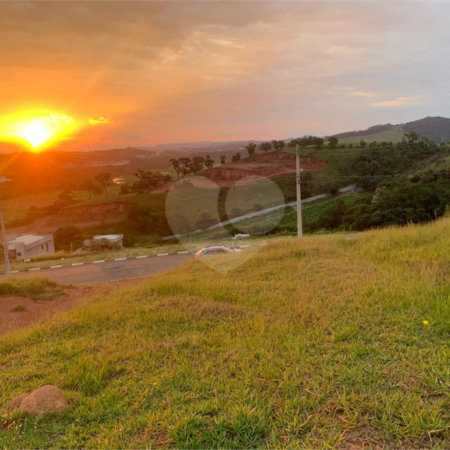 Terreno para venda com 368 metros quadrados em condomínio fechado Bom Jesus dos Perdoes SP.