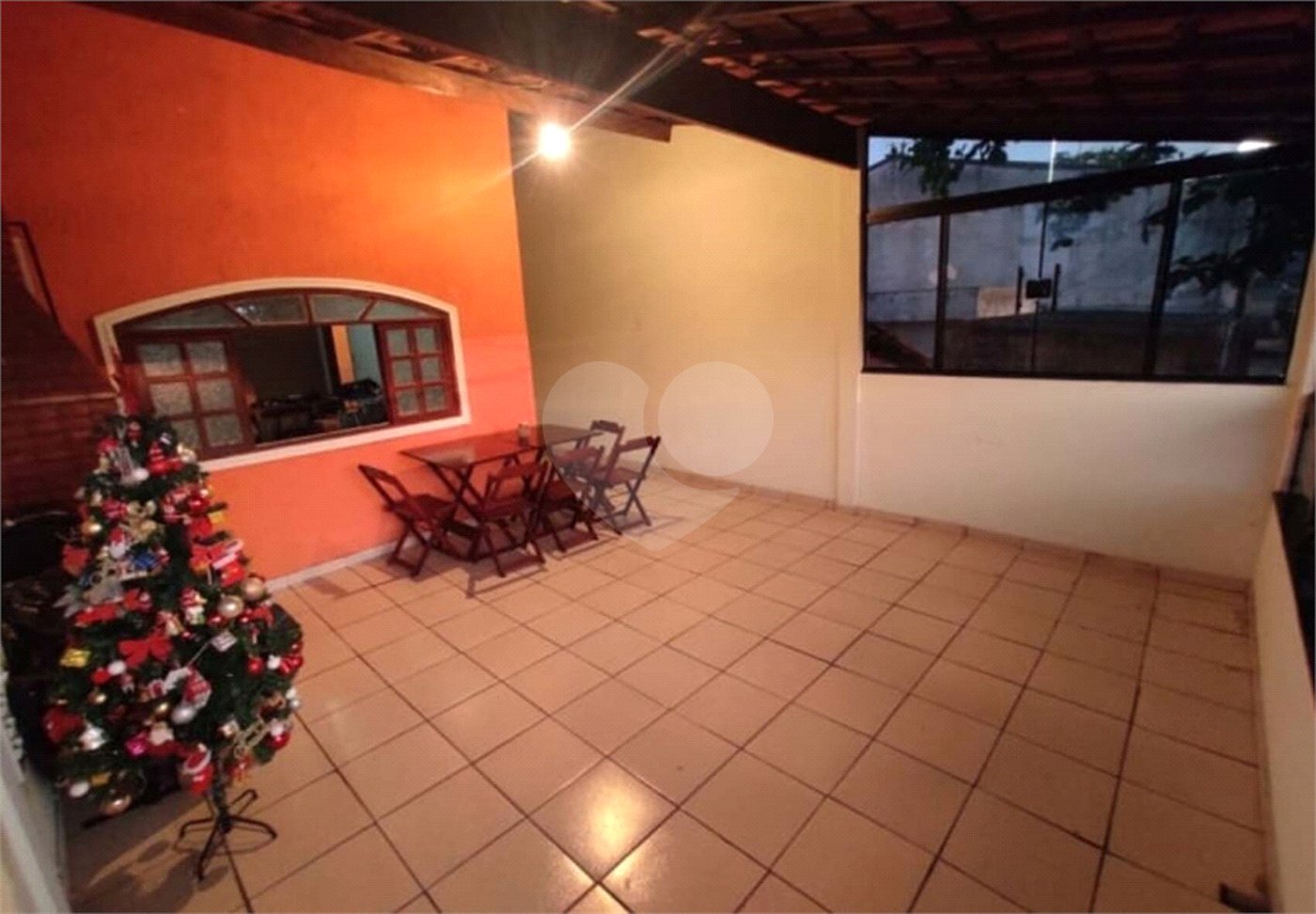 CASA A VENDA NO BAIRRO NOVO HORIZONTE COM 200M², 4 DORMITÓRIOS, 2 BANHEIROS, 2 VAGAS, SJC