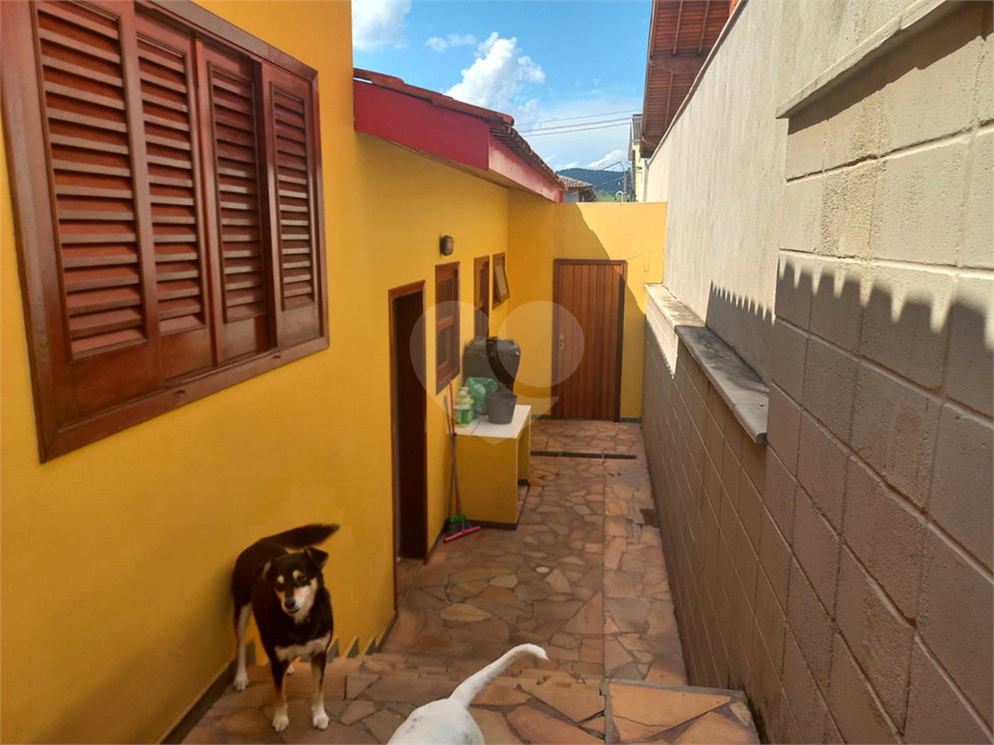 Casa à venda com 4 quartos, sendo 2 suítes,  em Villaggio Capríccio, Louveira, SP