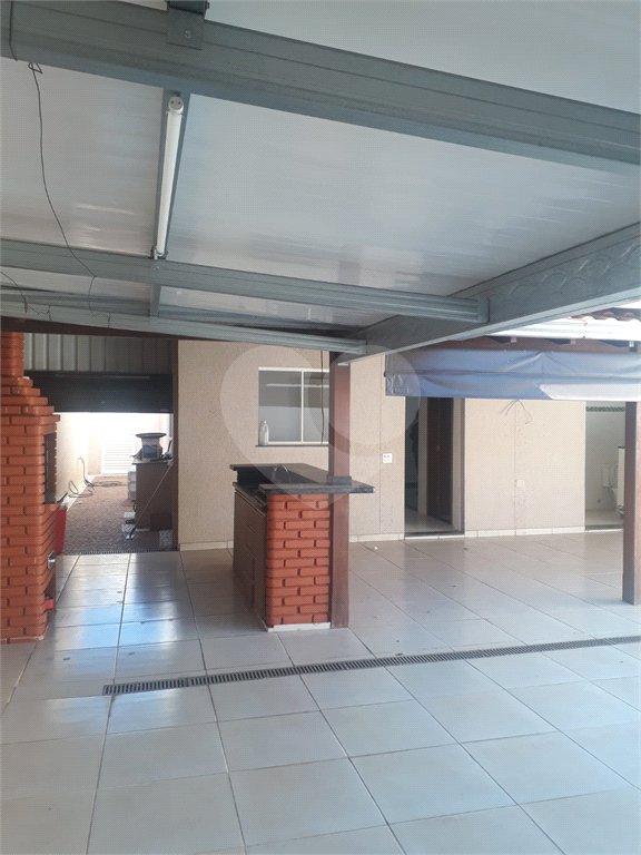 Excelente casa para venda no Parque Fher
