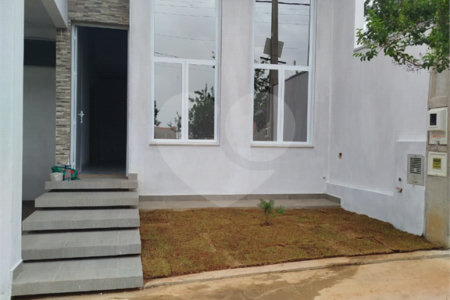 Casa em condominio em reta final de obras