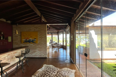 Casa para venda no Condomínio Vivenda do Broa.
