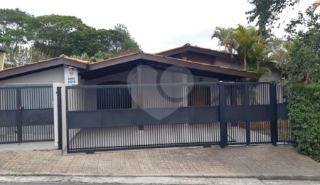 Casa à venda com 3 quartos, sendo 1 suíte,  em Vila Santista, Atibaia, SP