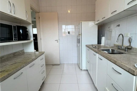 Casa à venda com 3 quartos, sendo 1 suíte, no condomínio New Village, Cotia - SP