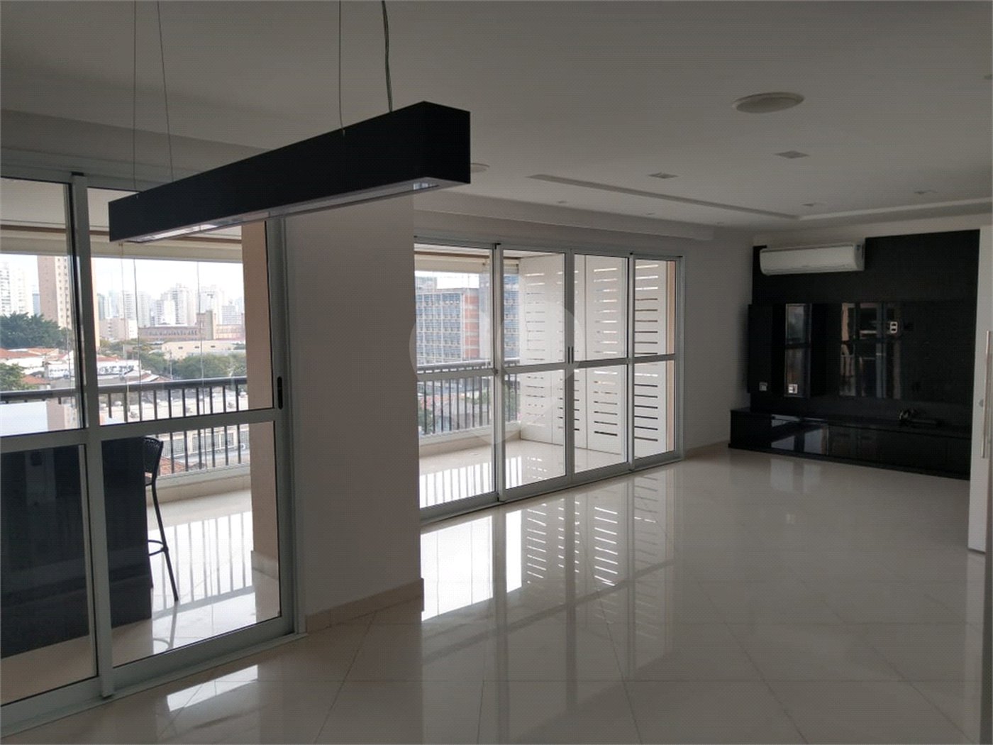 Apartamento 3 suítes, varanda gourmet, 3 vagas em Condomínio Clube na Mooca