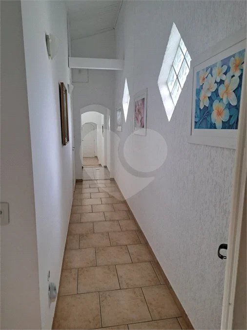 Casa Ampla com 5 Dormitórios, Piscina e Lazer Completo em Terreno de 1.260 m²