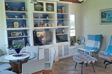 Casa Ampla com 5 Dormitórios, Piscina e Lazer Completo em Terreno de 1.260 m²