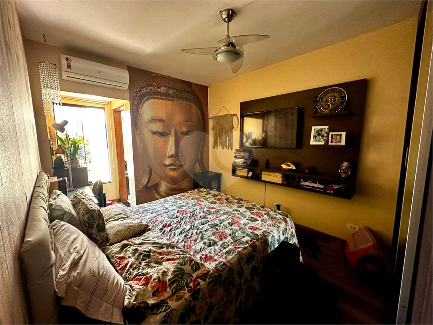 Casa com Piscina e Churrasqueira | 2 Suítes | Edícula | 3 Vagas | 275m²