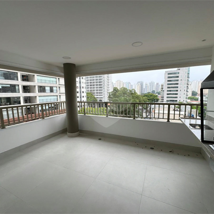 Apartamento de 148m², 3 suítes e 2 vagas, em Moema - São Paulo - SP