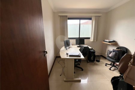 Casa a venda com 5 quartos em São Carlos