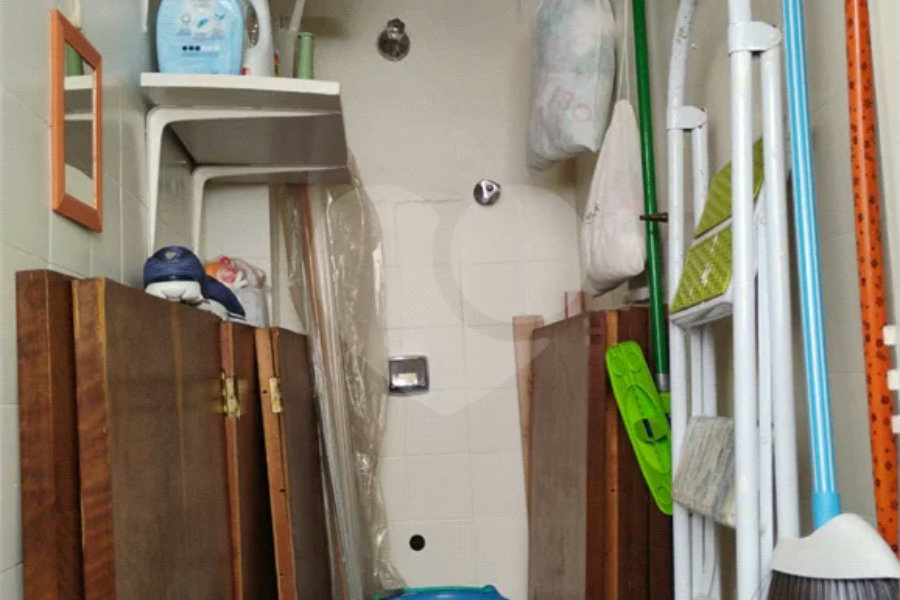 Vende-se apartamento no Jardim Aeroporto com 03 dormitórios