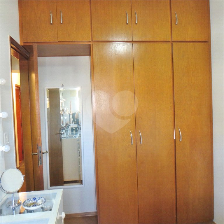 Casa térrea à venda na Saúde c/ 170m2 de construção - 3 Quartos/1 Suíte/4 Vagas na garagem