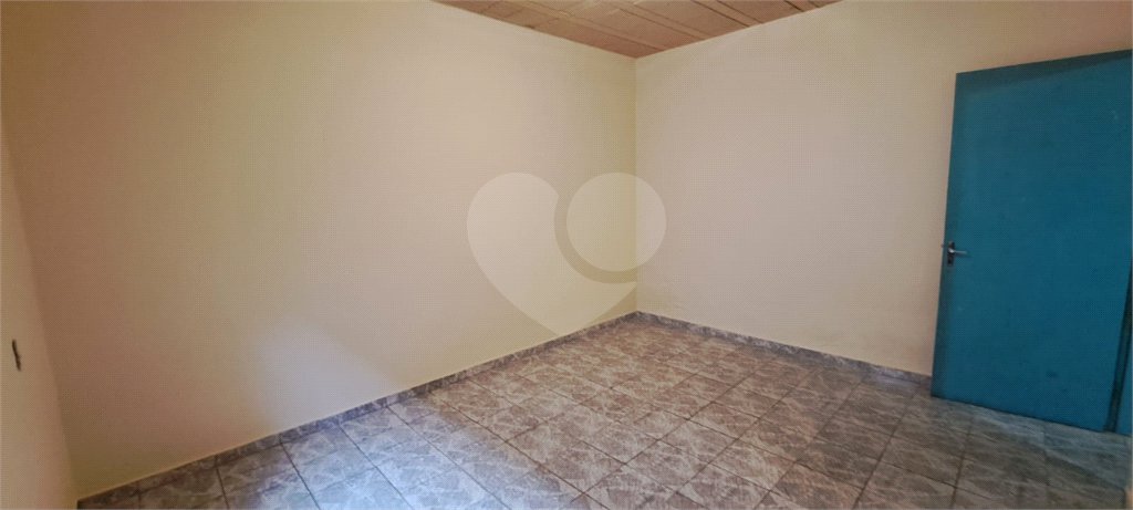 Casa ampla em bairro tranquilo – excelente oportunidade para morar ou investir!