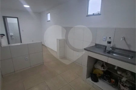 SOBRADO TIPO APARTAMENTO COM 1 QUARTO PARA LOCAÇÃO 153m² - SANTÍSSIMO