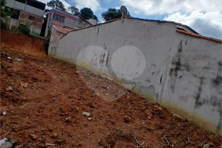 Terreno a venda com 300m² no Jardim do Trevo Atibaia