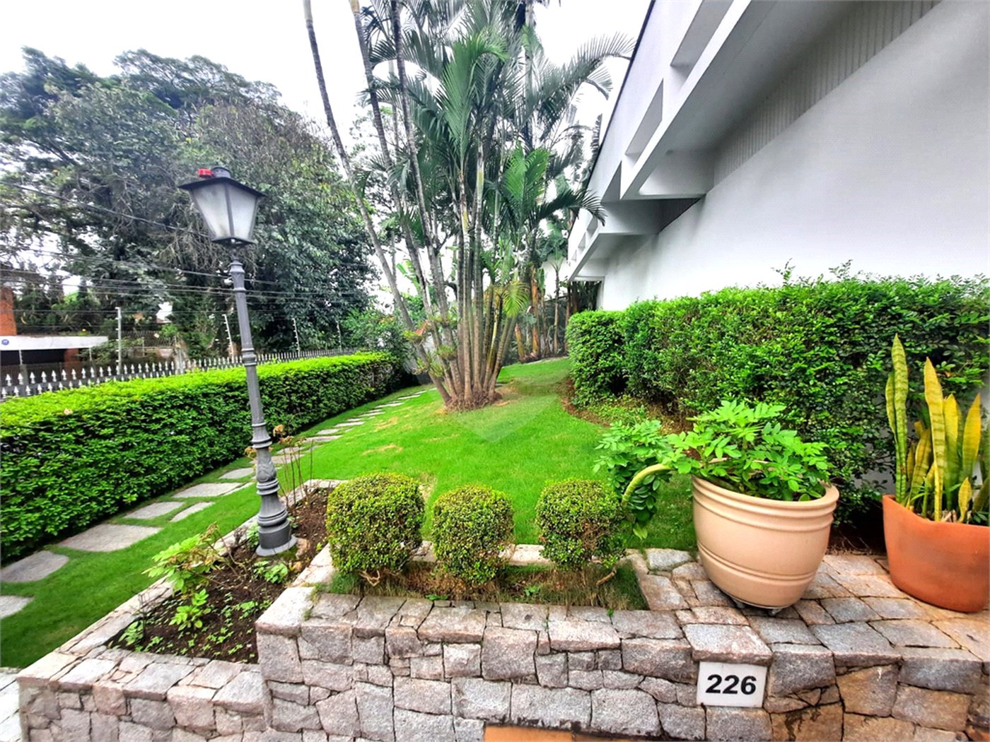 Casa para alugar com 4 quartos, sendo 2 suítes,  em Alto da Boa Vista, São Paulo, SP