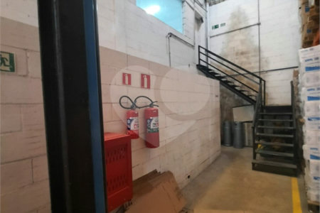 Galpão com 500m² , 2 vagas , 2 banheiros , à venda no Parque das Nações em Santo André