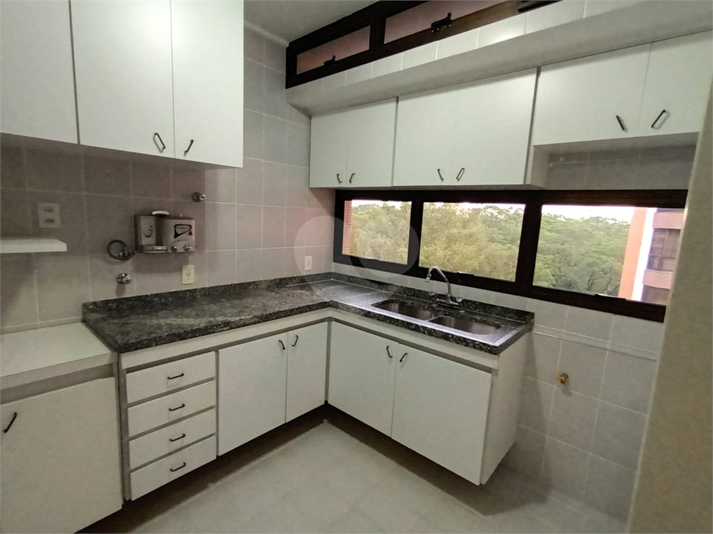 Apartamento á venda 3 dormitórios Vila Andrade, São Paulo - SP