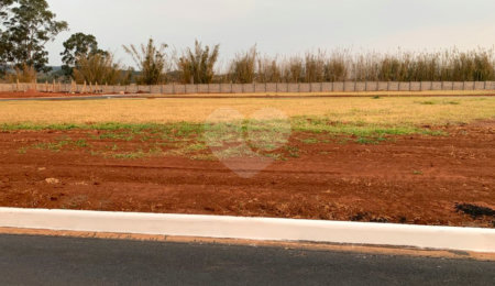 Terreno à venda em Residencial Samambaia, São Carlos, SP