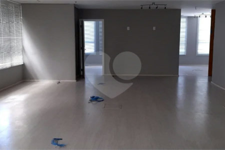 Excelente sala comercial para locação na Consolação