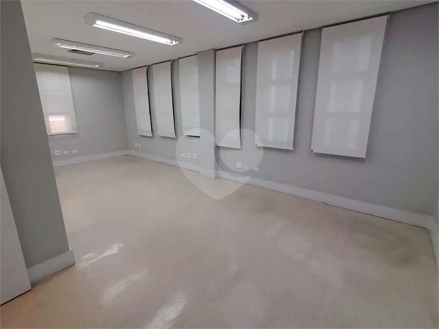 SALA COMERCIAL, 106m2, NO PARAISO