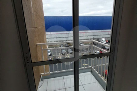 Apartamento à venda com 2 quartos e 1 vaga na Vila Nova Bonsucesso