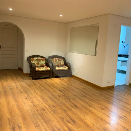 Lindo apartamento reformado!!! Apto a venda 3 dormitórios 1 suite e 2 vagas - Vila Nova Conceição