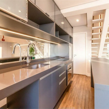 LOFT DUPLEX DE CINEMA. VENHA FAZER UMA VISITA.