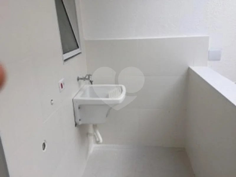 Sobrado novo nunca habitado.