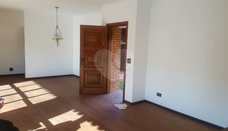 Casa Térrea à venda com 4 quartos, sendo 2 suítes,  em Interlagos, São Paulo, SP