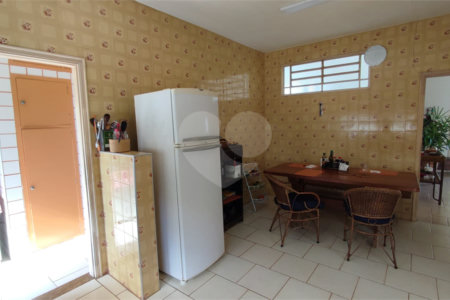 Casa à Venda de 3 dormitórios em São Carlos, no bairro Parque Santa Marta